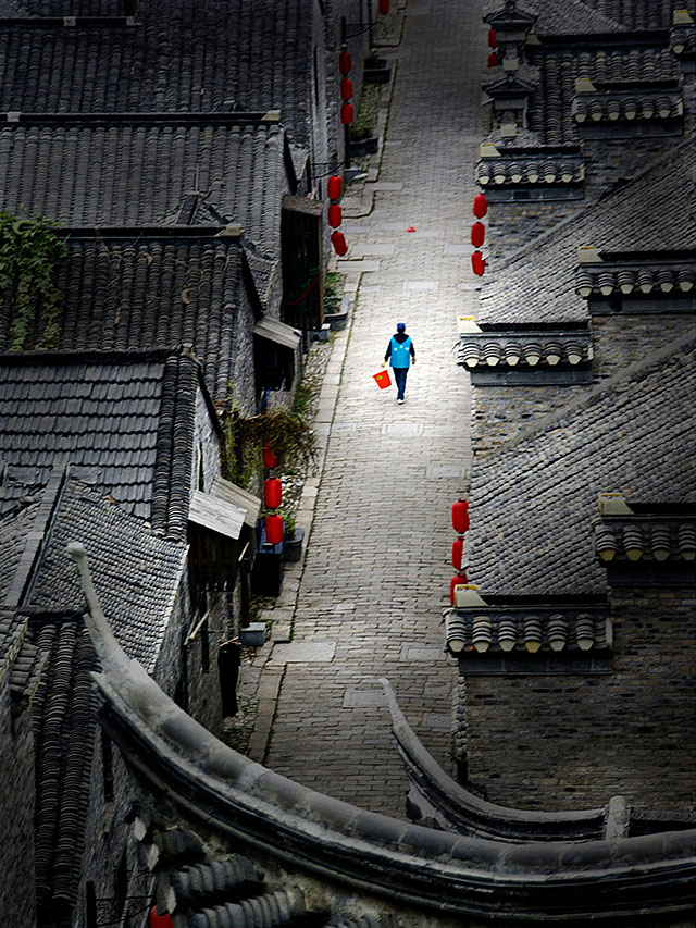 1—《过街》 上海 沈清.jpg