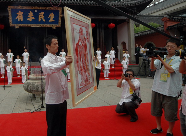 入选奖 鲍卫东 聋哑生成了“好男儿”.JPG